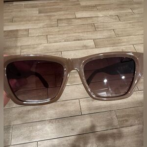 Quay No Apologies Sunglasses